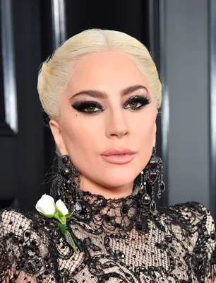 Lady Gaga без макияжа в формате JPG