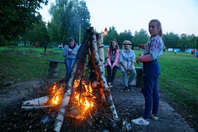 Пресс-Служба Ижевска - Этим летом родители смогут вернуть 50% от стоимости  путевки в детский оздоровительный лагерь. Программа стартует 25 мая и  продолжится до 15 сентября. Сведения об организациях, которые смогут  предоставить данную