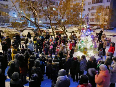 Зажгли огни на новогодней елке! | 19.12.2022 | Омутнинск - БезФормата