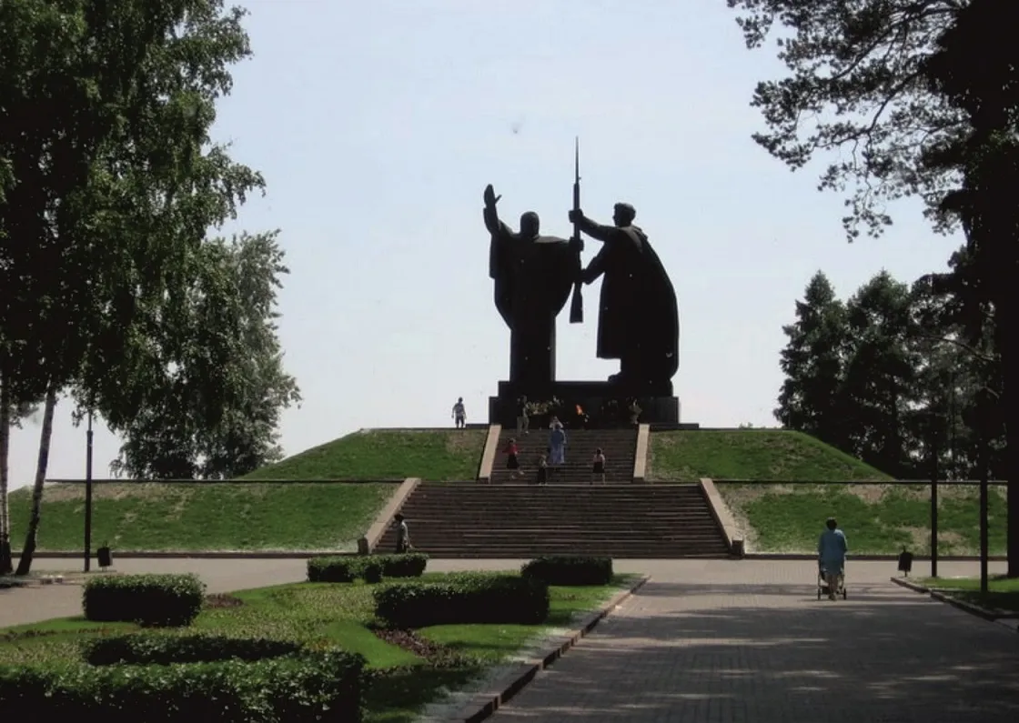 Томск. Часть 4. Лагерный сад и пр.Ленина (до Губернаторского квартала) Томск. Часть 4. Лагерный сад и пр.Ленина (до Губернаторского квартала)