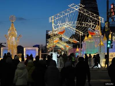 Ледовый городок на площади 1905 года, Екатеринбург, 29 декабря 2014 года