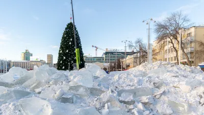 В Екатеринбурге торжественно открыли главный ледовый городок - «Уральский  рабочий»