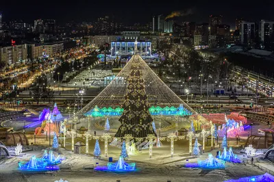 Фоторепортаж: главный ледовый городок Перми за несколько часов до открытия  | «Новый компаньон»