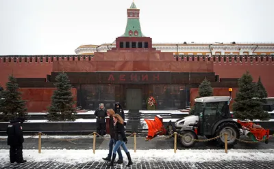 В Москве задержали людей, молившихся за Ленина. Полиция решила, что это  пикет — Секрет фирмы