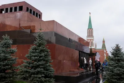 В Москве задержали мужчину, пытавшегося похитить тело Ленина из Мавзолея |  РБК Украина