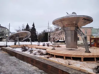 Пришельцы и летающие тарелки в …» — создано в Шедевруме