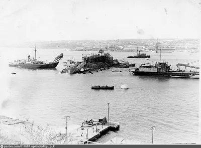 Линкор \"Новороссийск\"(battleships \"Novorossiysk\" )