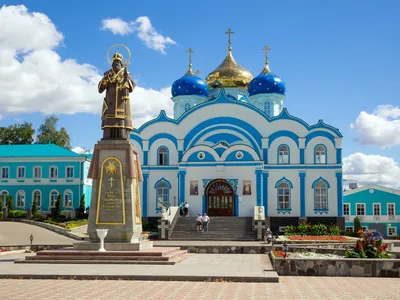 Памятник Петру I (Петровский проезд). Фотография. Альбом: Липецк: прогулка  по городу и достопримечательности / РусКомпас