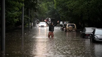 Сильный ливень с грозой накрыл Москву - РИА Новости, 18.07.2023