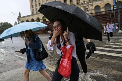 Парк Горького в Москве закрыли из-за сильного дождя - РИА Новости,  18.07.2023