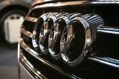 Купить нашивку на липучке логотип audi. Эмблема АУДИ шеврон на велкро