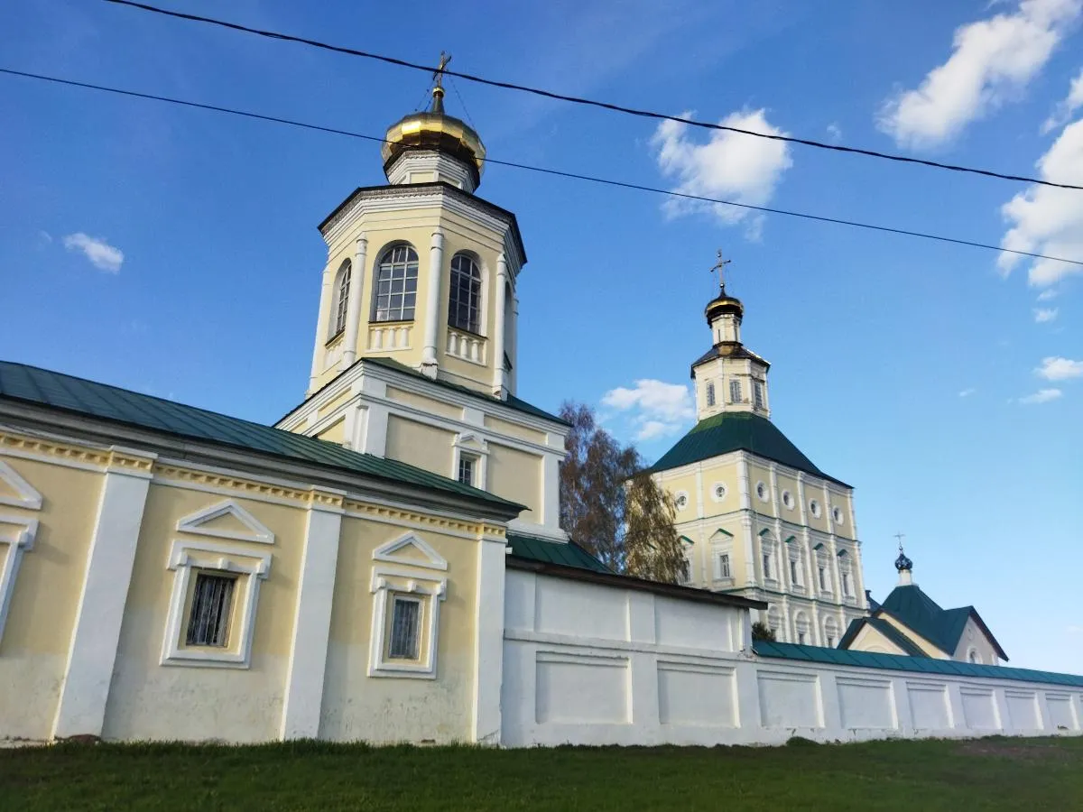 Иоанно богословский мужской монастырь саранск. Макаровский монастырь Саранск. Иоанно-Богословский Макаровский мужской монастырь Саранск. Иоанно Богословский монастырь колокольня.