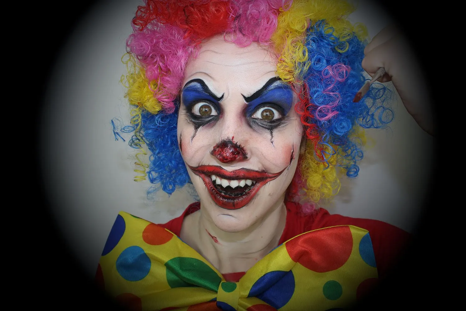 Clown videos. Грим клоуна. Макияж клоуна. Клоунесса грим. Грим клоуна для детей.