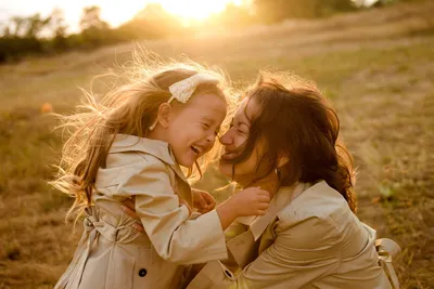 Фотосессия мамы и дочки на природе family look. Семейный фотограф  Ростов-на-Дону Надежда Соловьёва