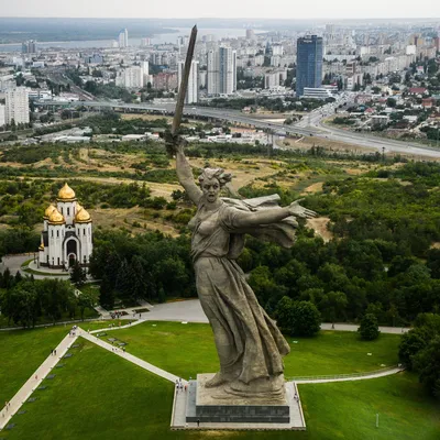 Памятник \"Героям Сталинградской битвы\" на Мамаевом кургане в Волгограде -  РИА Новости, 15.10.2017