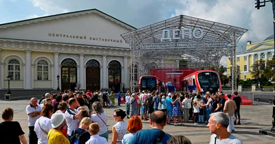 Выставочный зал Манеж на площади Манеж в Москве Редакционное Стоковое Фото  - изображение насчитывающей экспонат, туризм: 156416383