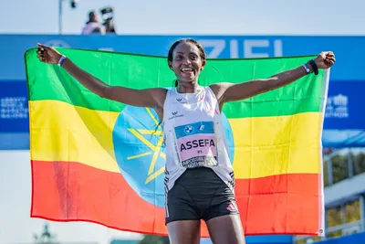 Ethiopia's Tigst Assefa shatters women's world record by over 2 minutes at  Berlin Marathon | PBS NewsHour