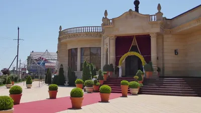 BANQUET HALL, THE MARRAKECH / NATURAL FLOWER DECORATION - YouTube