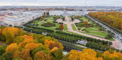 Марсово поле в Санкт-Петербурге и сирень The Marsovo Field in St.  Petersburg Stock Photo | Adobe Stock