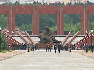 На Федеральном военном мемориальном кладбище в Мытищах руководство и  ветераны армейского клуба почтили память Анвера Чанышева