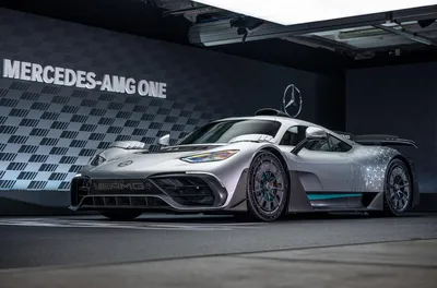 Фотография Mercedes-AMG ONE в дизайнерском стиле