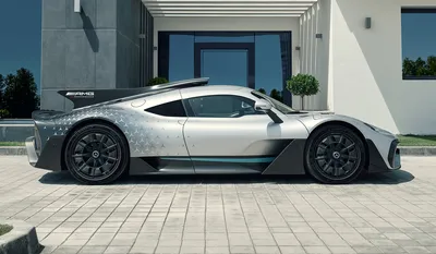 Изображение Mercedes-AMG ONE с боковой части