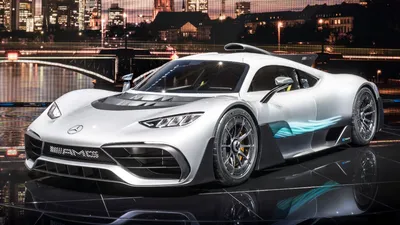 Mercedes-AMG ONE на трассе Лемана