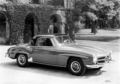 Фотография оранжевого Mercedes-Benz 190SL