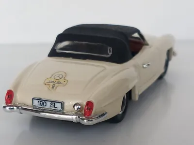 Картинка Mercedes-Benz 190SL с высокой детализацией