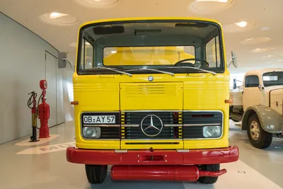 Картинка Mercedes-Benz 260 D в качестве обоев