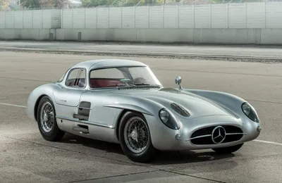 Mercedes-Benz 300 SLR в дождливую погоду