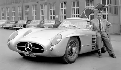 Фото Mercedes-Benz 300 SLR на скорости