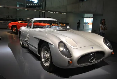 Возьмите эту картинку Mercedes-Benz 300 SLR для своей коллекции