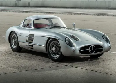 Mercedes-Benz 300 SLR на красочном изображении