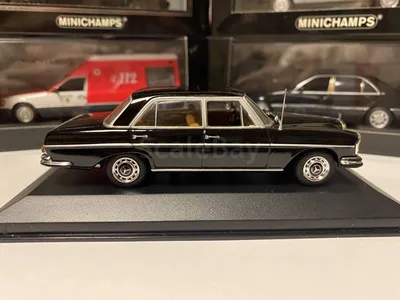 Фото Mercedes-Benz 300SEL 6.3 с открытым капотом