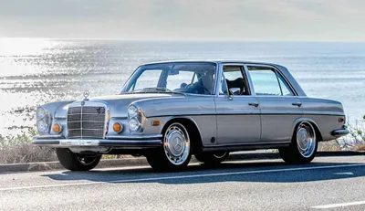 Mercedes-Benz 300SEL 6.3 на фотографии с другими автомобилями