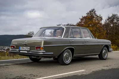 Картинка Mercedes-Benz 300SEL 6.3: в гараже