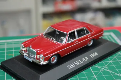 Изображение Mercedes-Benz 300SEL 6.3: в городе