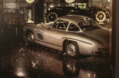 Изображение синего Mercedes-Benz 300SL