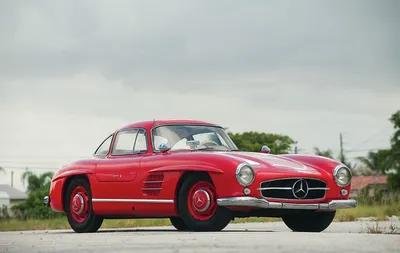 Прекрасный Mercedes-Benz 300SL