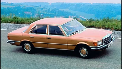 Лаконичный Mercedes-Benz 450SEL 6.9 на белом фоне