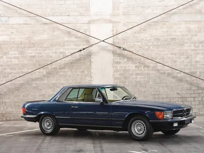 Mercedes-Benz 450SEL 6.9 на фоне ночного города