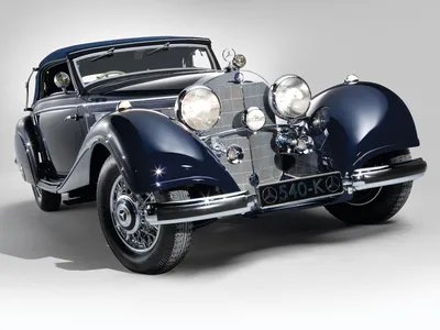 Mercedes-Benz 500K в черно-белом стиле