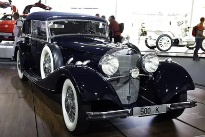 Mercedes-Benz 500K в золотой цветовой гамме