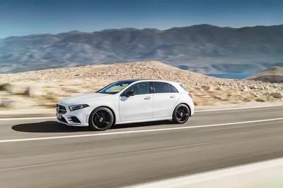 Mercedes-Benz A-Class (W177) на фото: современный и элегантный автомобиль