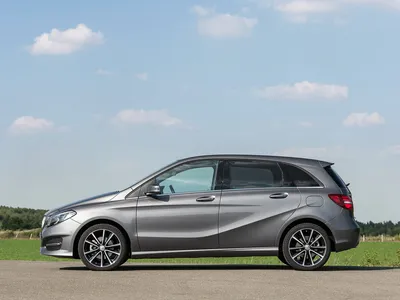 Mercedes-Benz B-класс с системой навигации, изображение в формате WebP