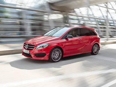 Mercedes-Benz B-класс с панорамной крышей, изображение в формате JPG