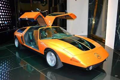 Mercedes-Benz C111 на берегу моря