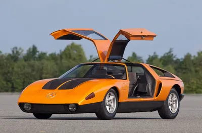 Mercedes-Benz C111 в гараже