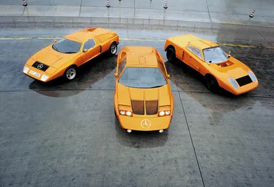 Mercedes-Benz C111 на фоне города